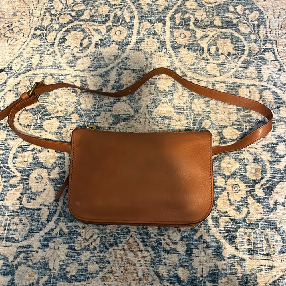 Leather belt bag